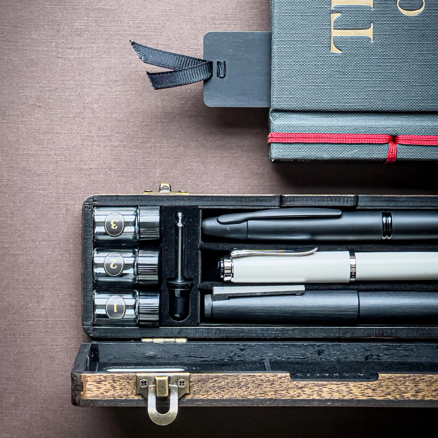 3 Pen & Sample Box